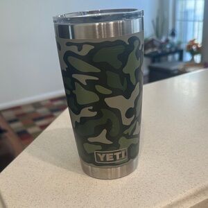 YETI Green Camo Tumbler with Stainless Steel Accent